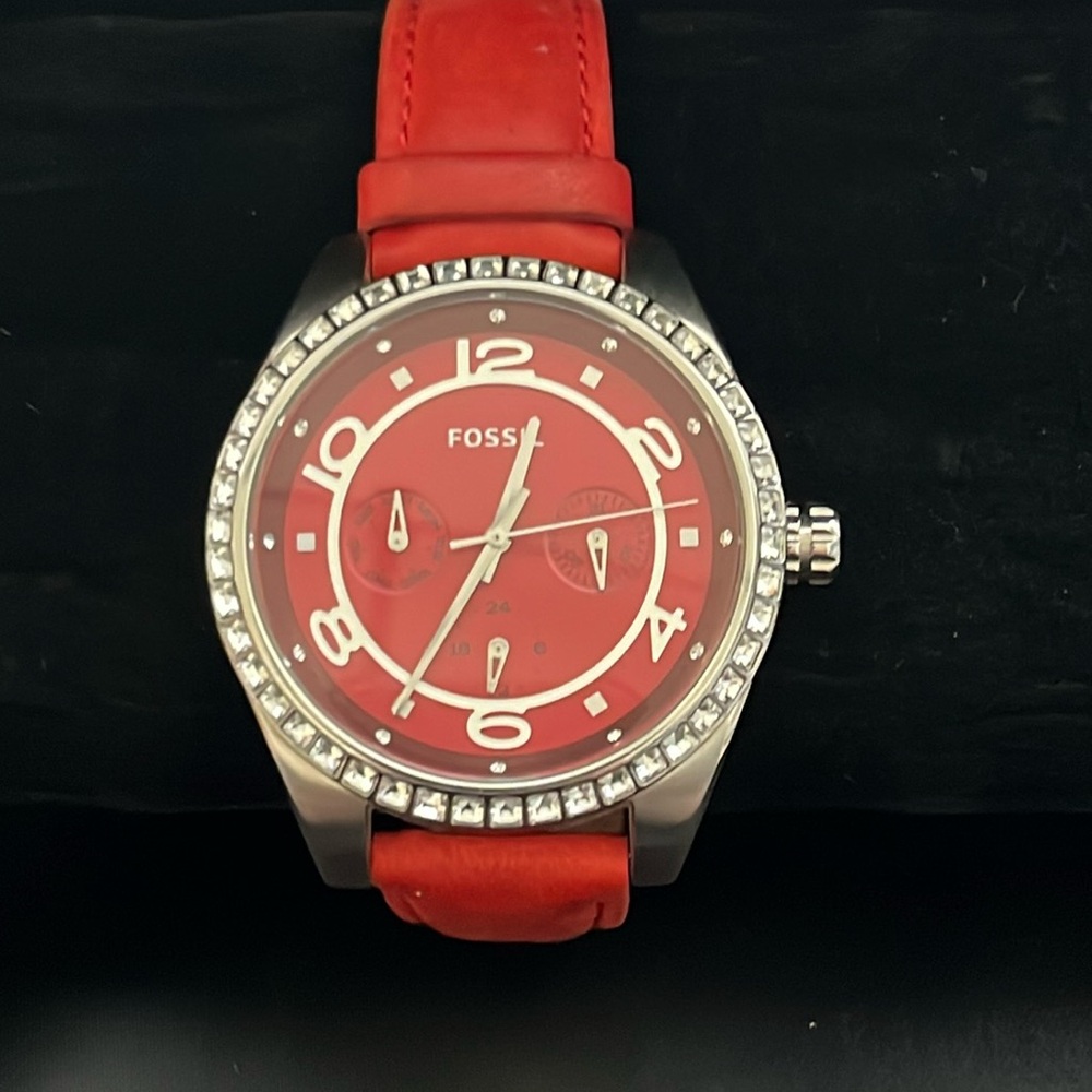 Fossil BQ1091 Silver Case Red Leather Strap Watch